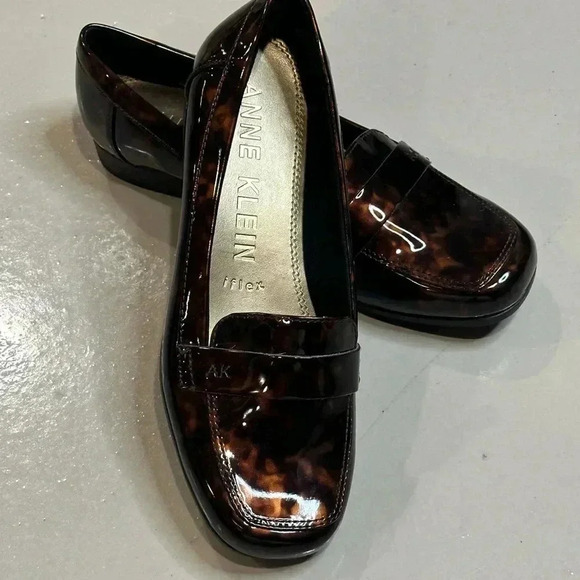 Anne Klein Shoes - NWOT Anne Klein iflex Tortoise Shell Loafers Women’s Size 6.5 work business flat